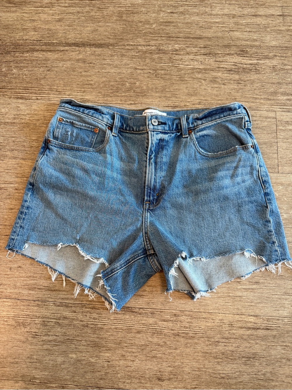 Abercrombie & Fitch Mom Short